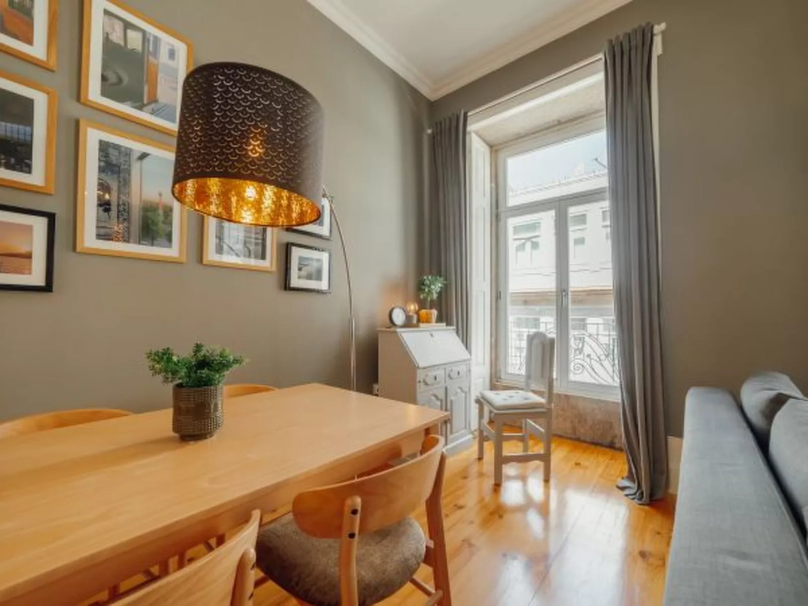 DOWNTOWN EXCELLENCE APARTMENT by VACATIONY - Binnen