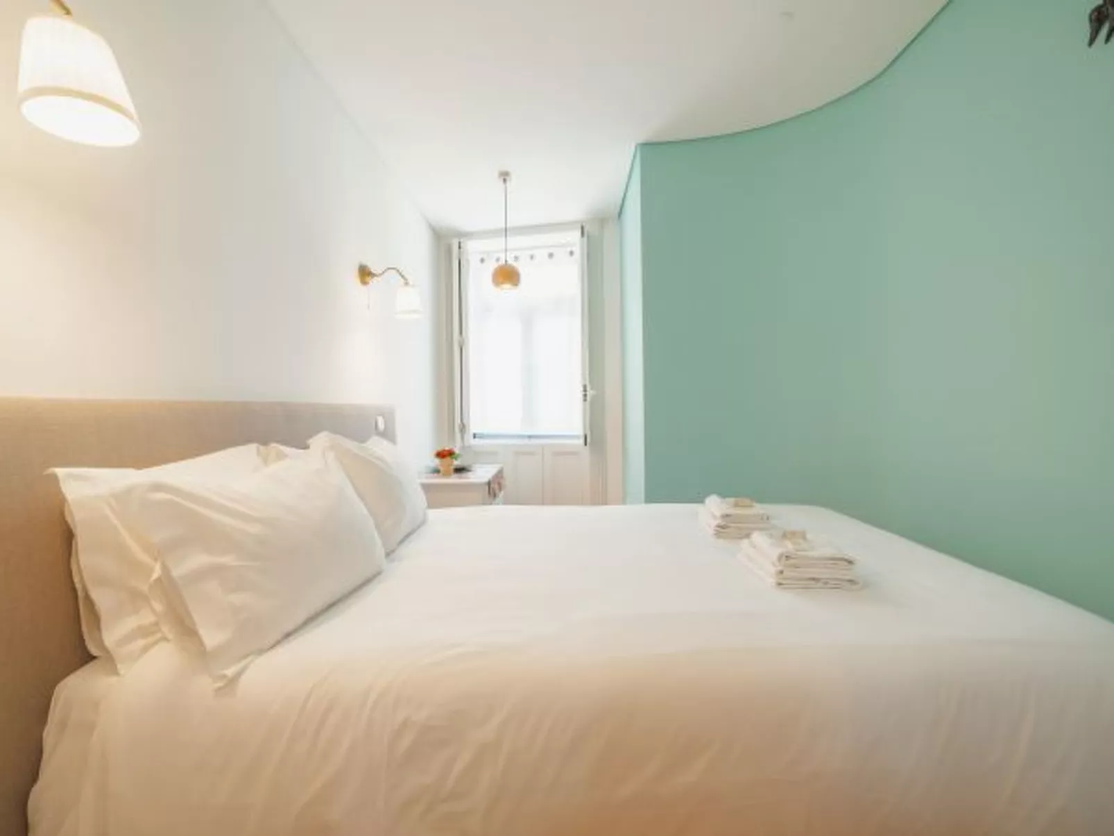 DOWNTOWN CHARMING by VACATIONY - Binnen