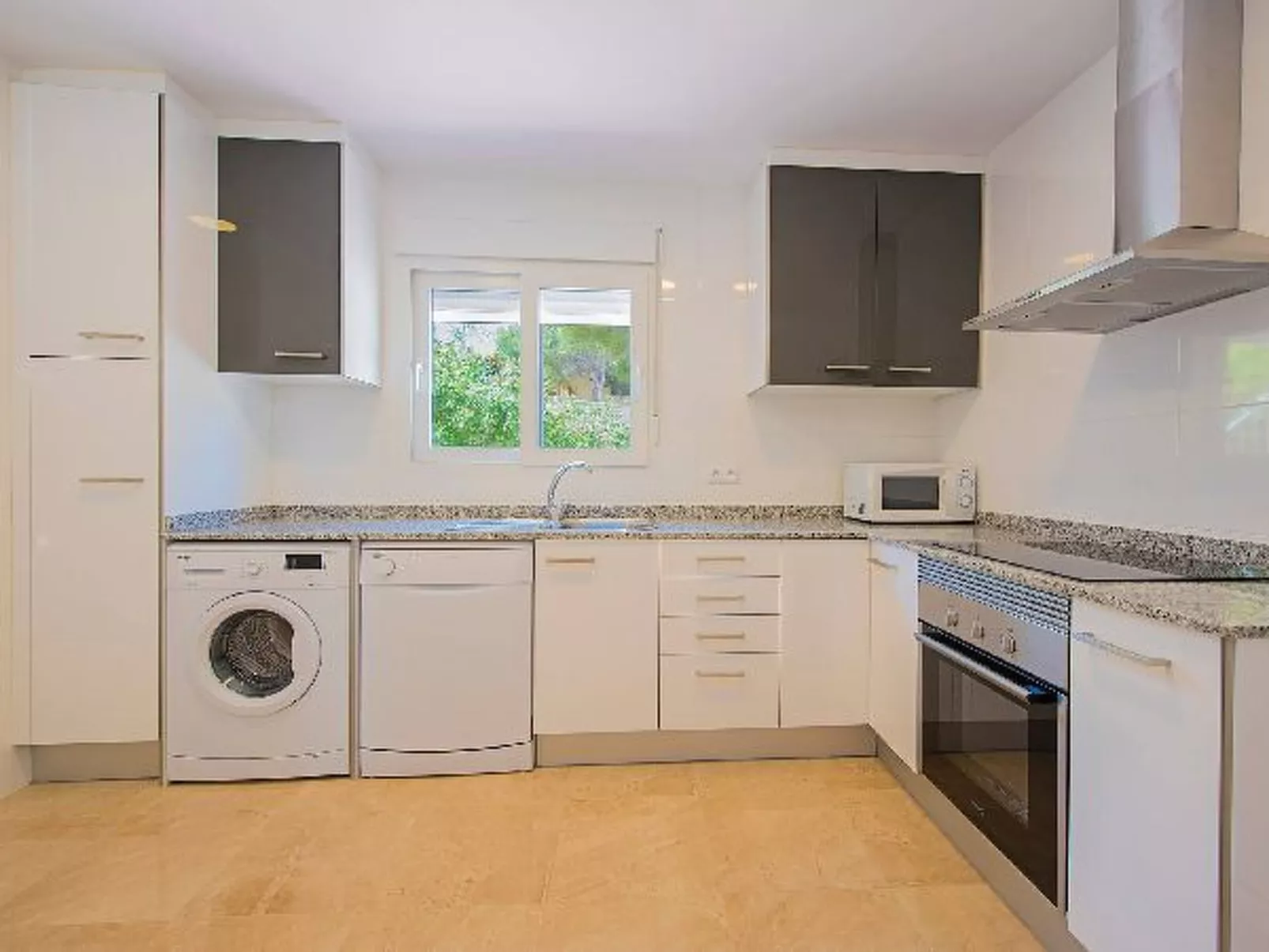 Villa Bernia - PlusHolidays - Image-tags.info