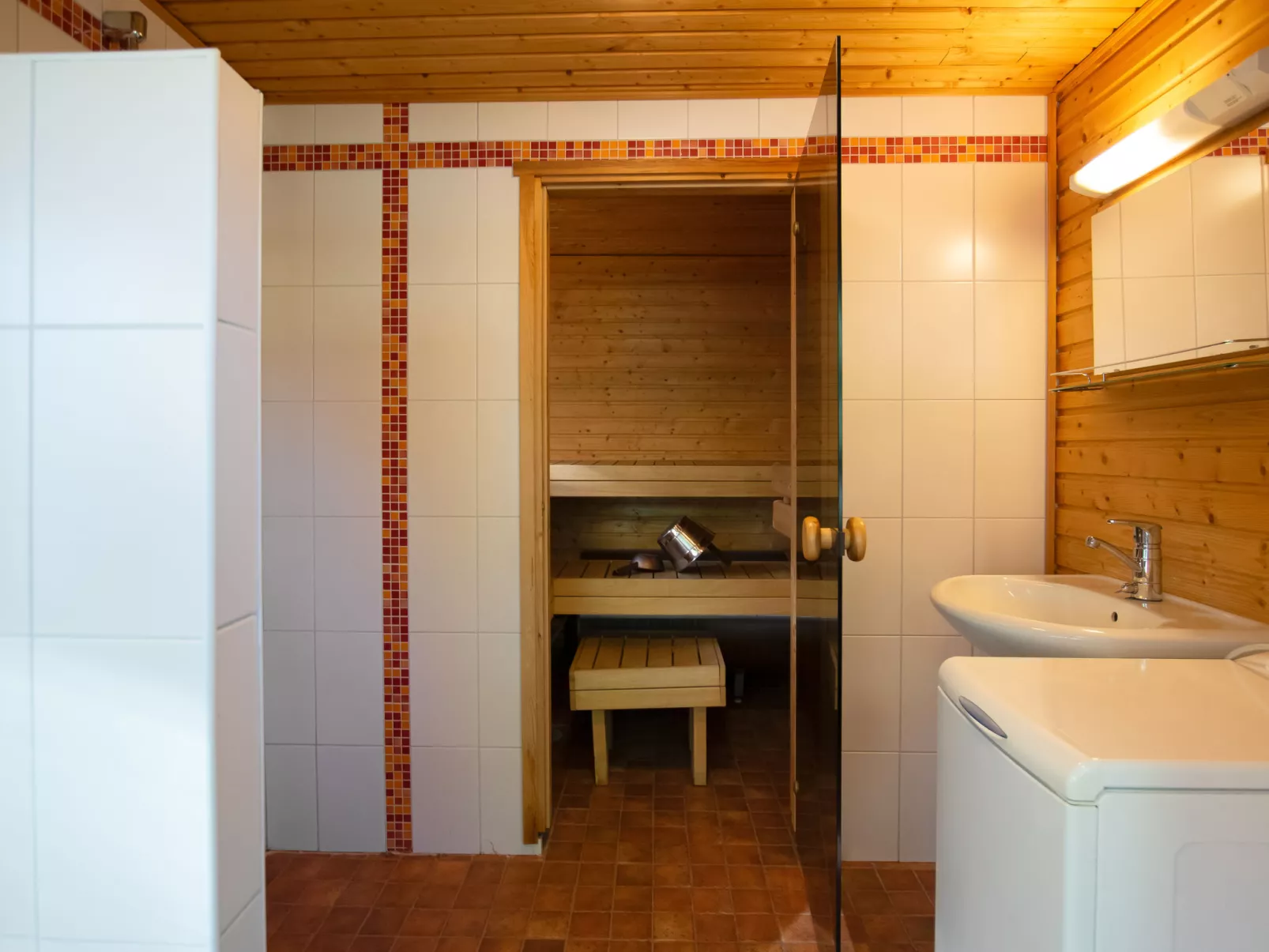 Tiirinniemi 27 a - Binnen