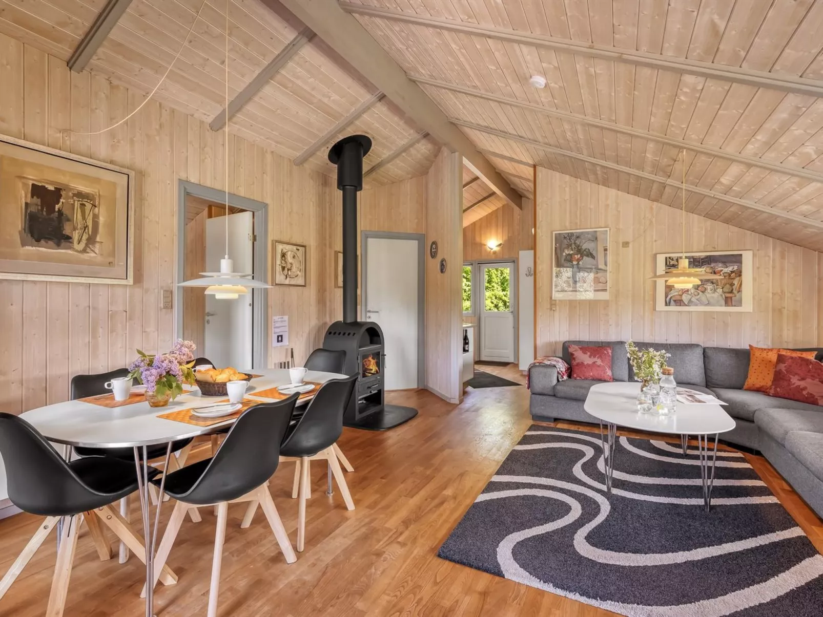 "Kuisma" - 11km from the sea - Binnen