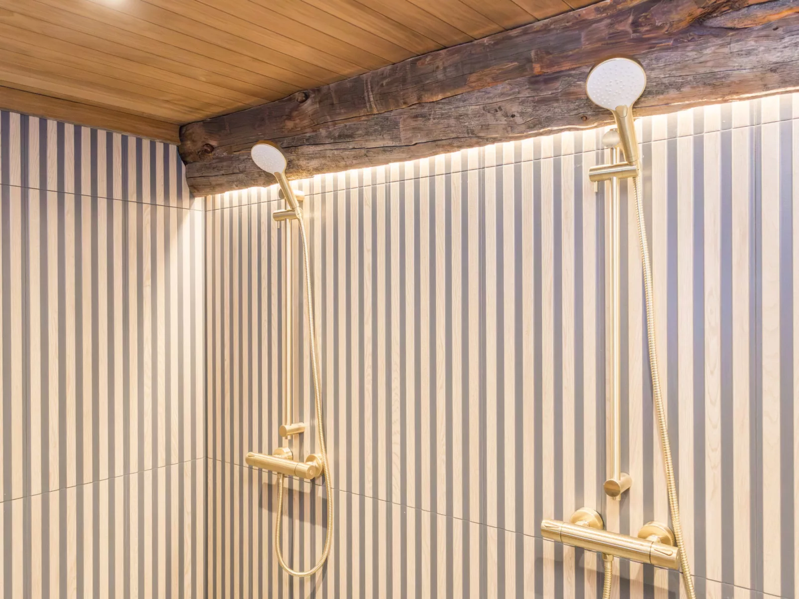 Lumikenttien kutsu - Binnen