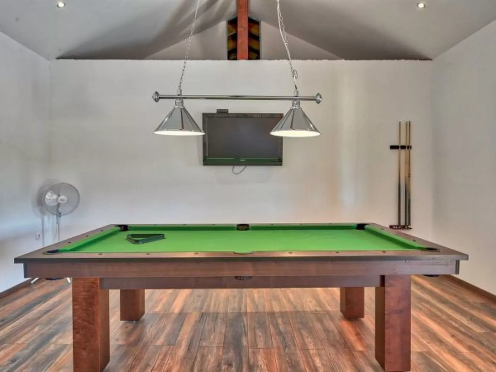 Villa Jacassa with heated pool and jacuzzi - Image-tags.info