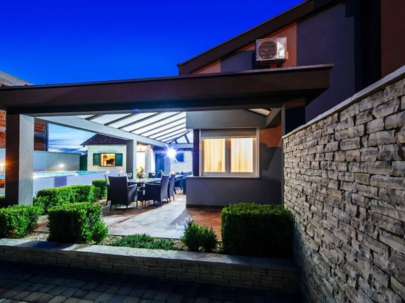 Villa Enna with heated pool - Image-tags.info