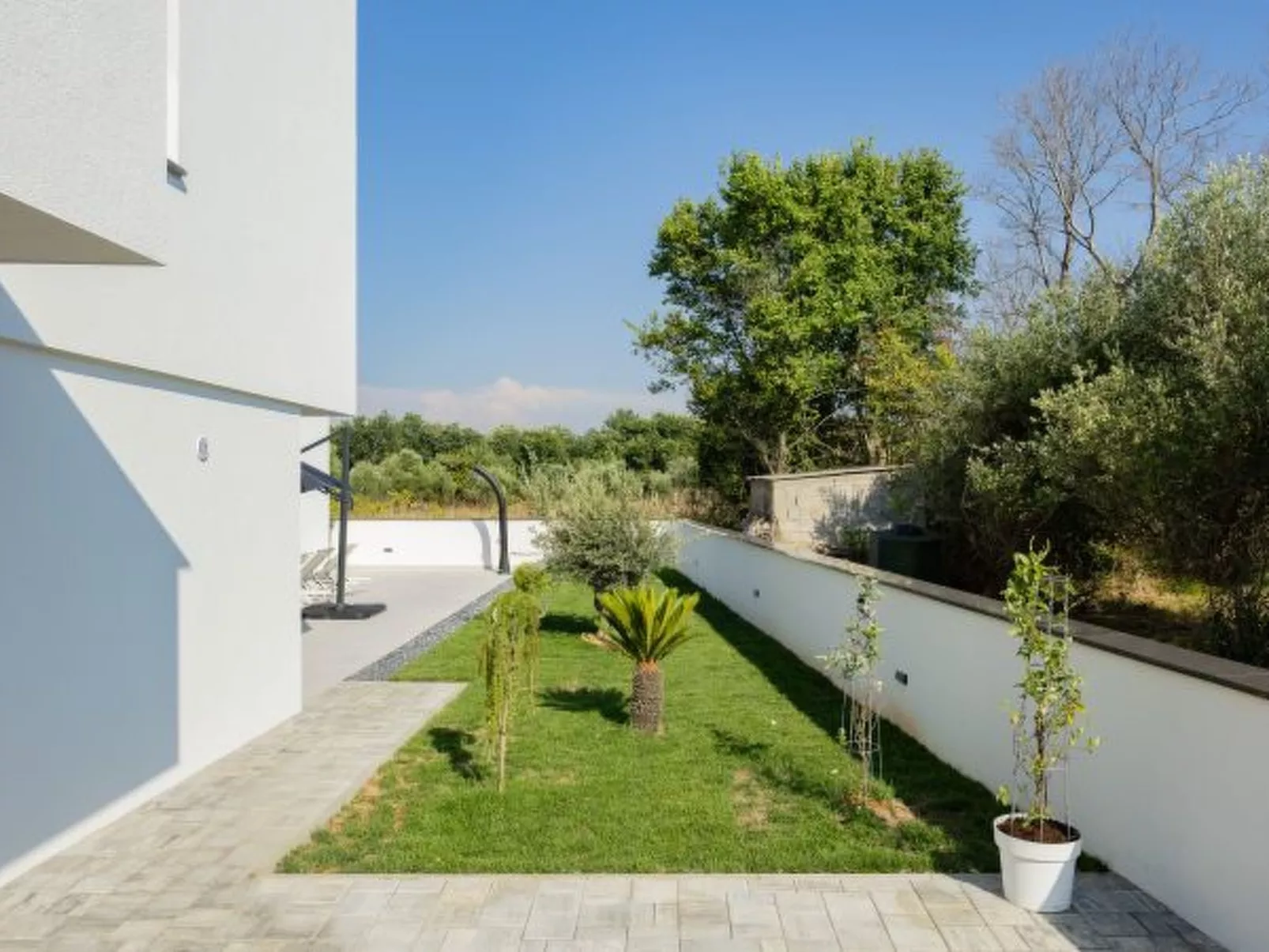 Villa Elena with two pools and spa - Image-tags.info