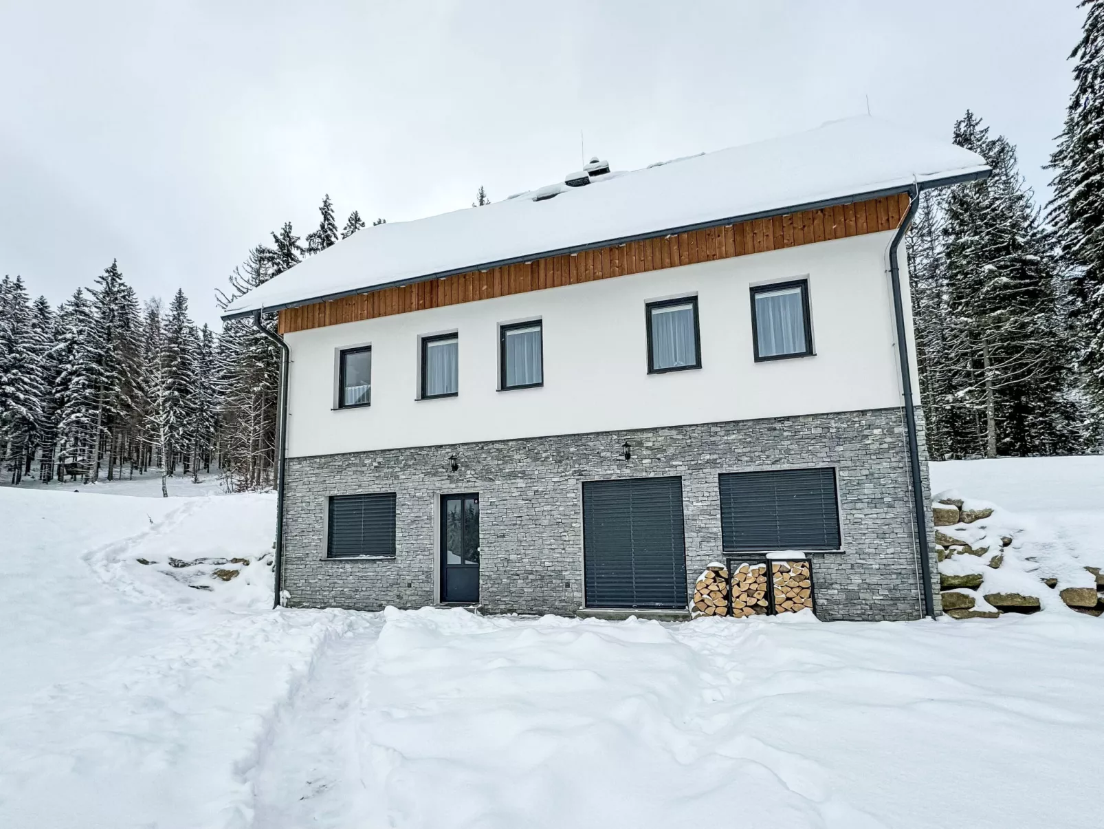 Ground Oasis with Terrace - Buiten
