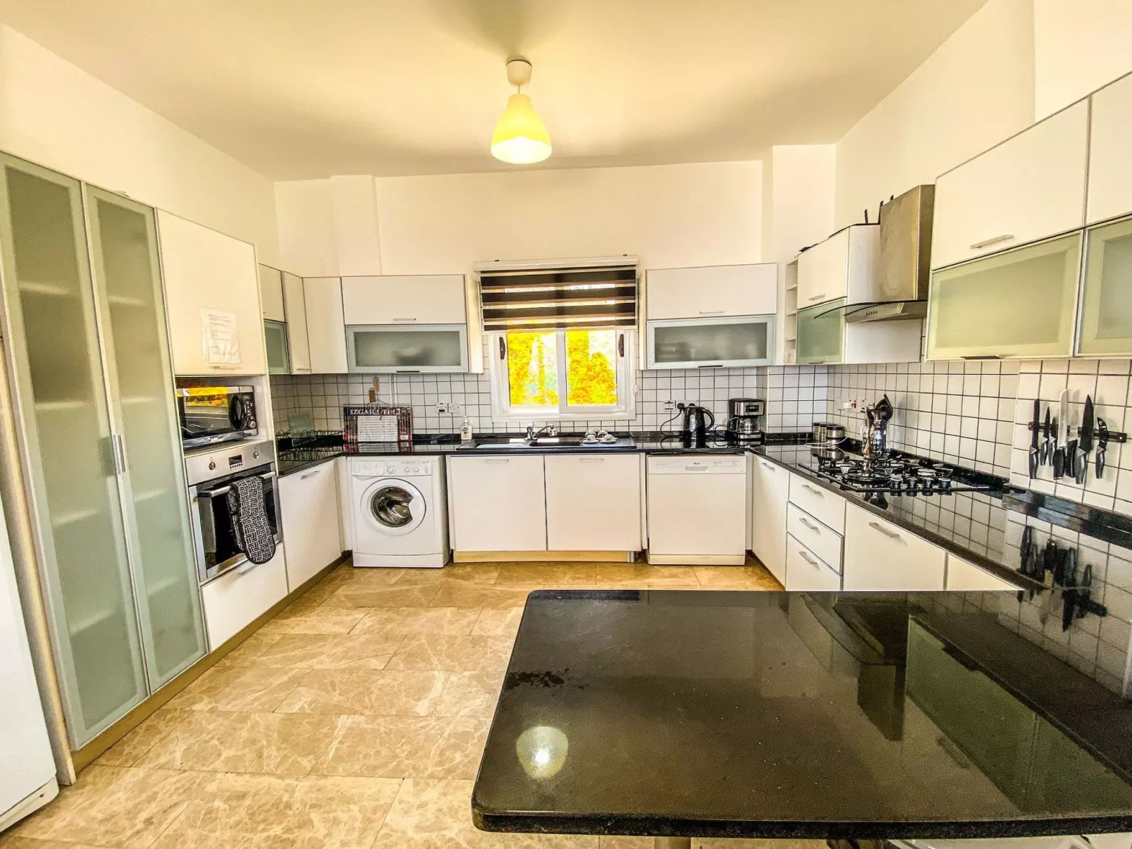 Villa "Meerblick" mit Infinity-Pool - Binnen