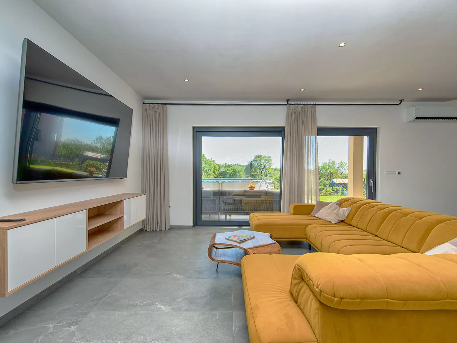 House 2406 - Image-tags.info