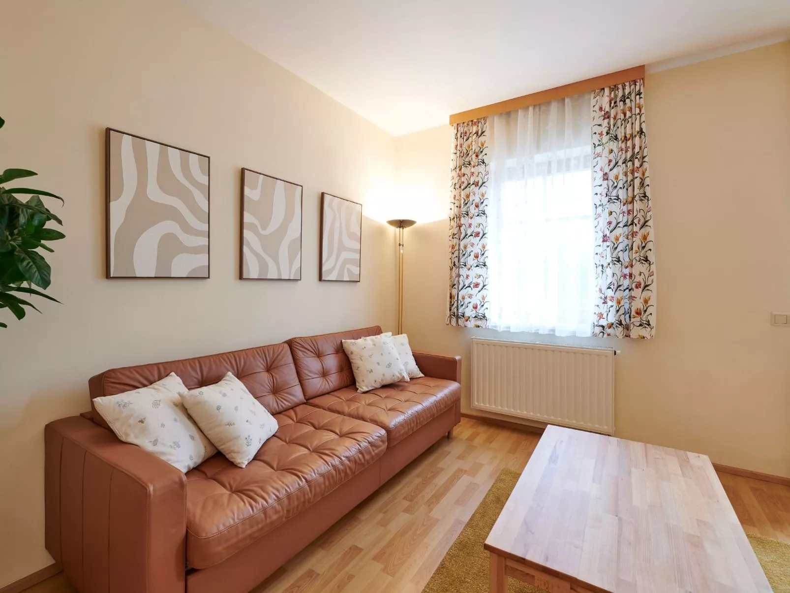 DAS BURGENNEST - Binnen