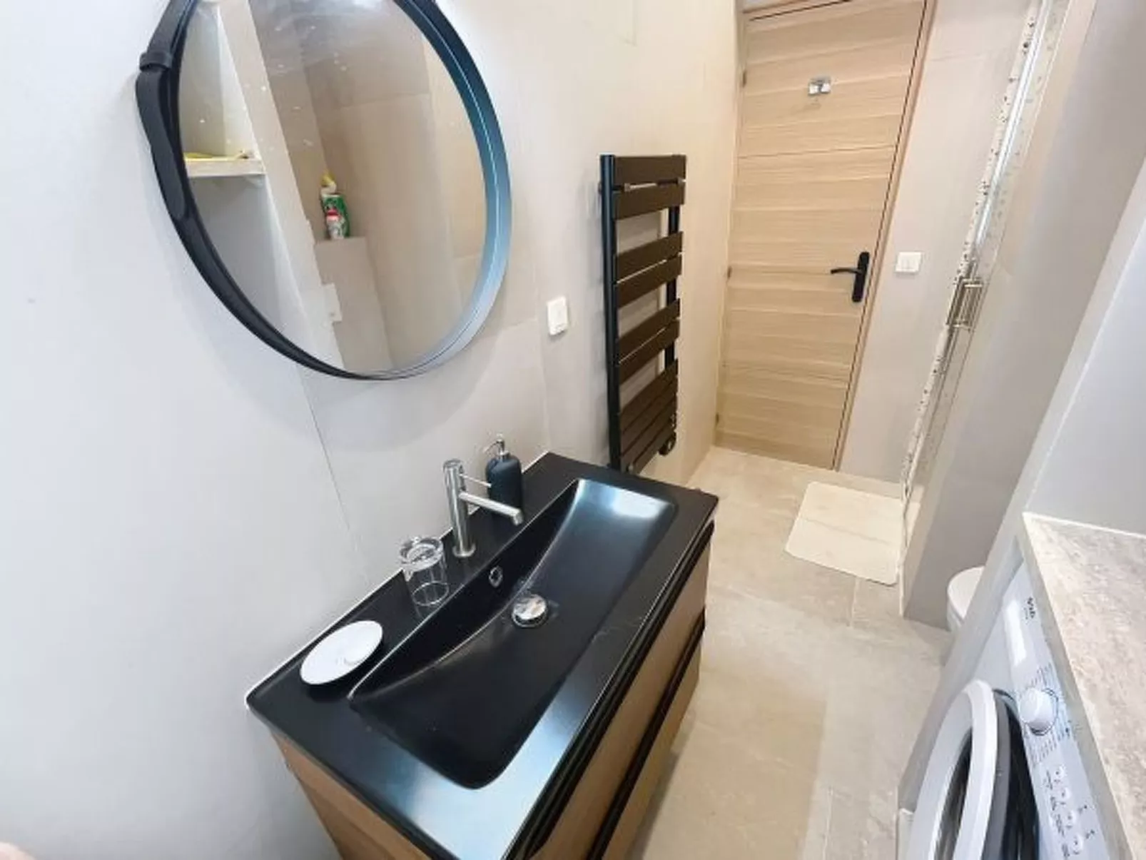 Lovely 1 bedroom Pasteur  246 - Image-tags.info