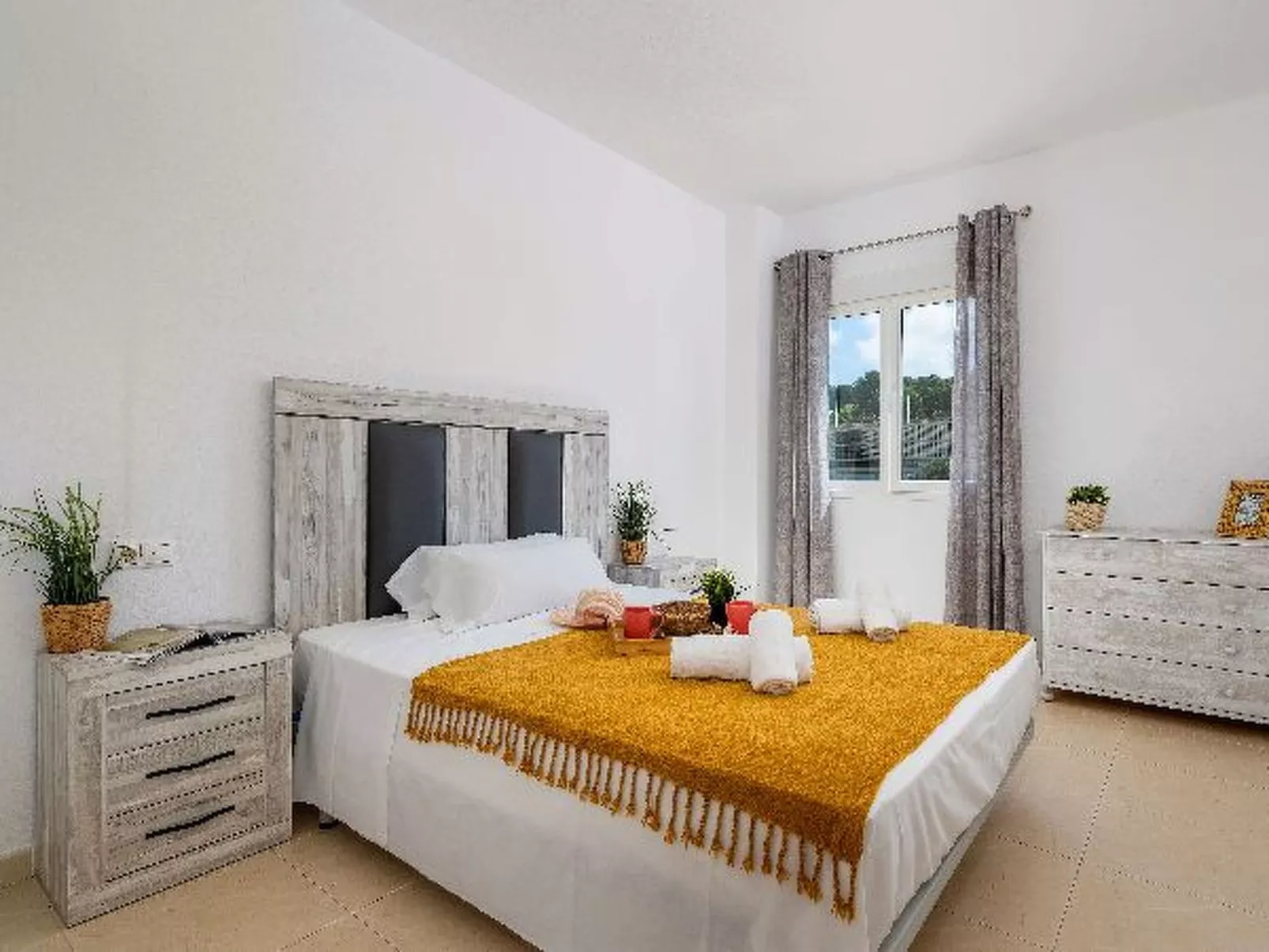 Apartment Happy -  PlusHolidays - Image-tags.info