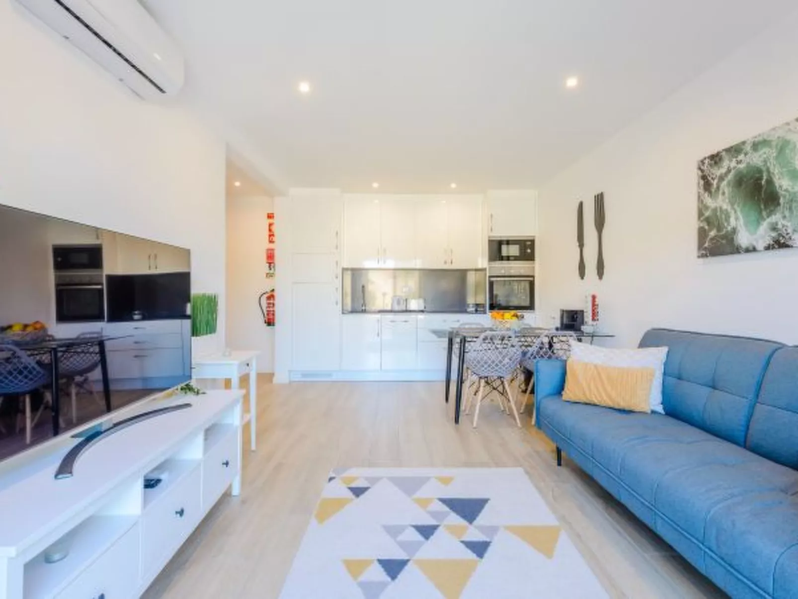 The Little Paradise with Sea Views - Binnen