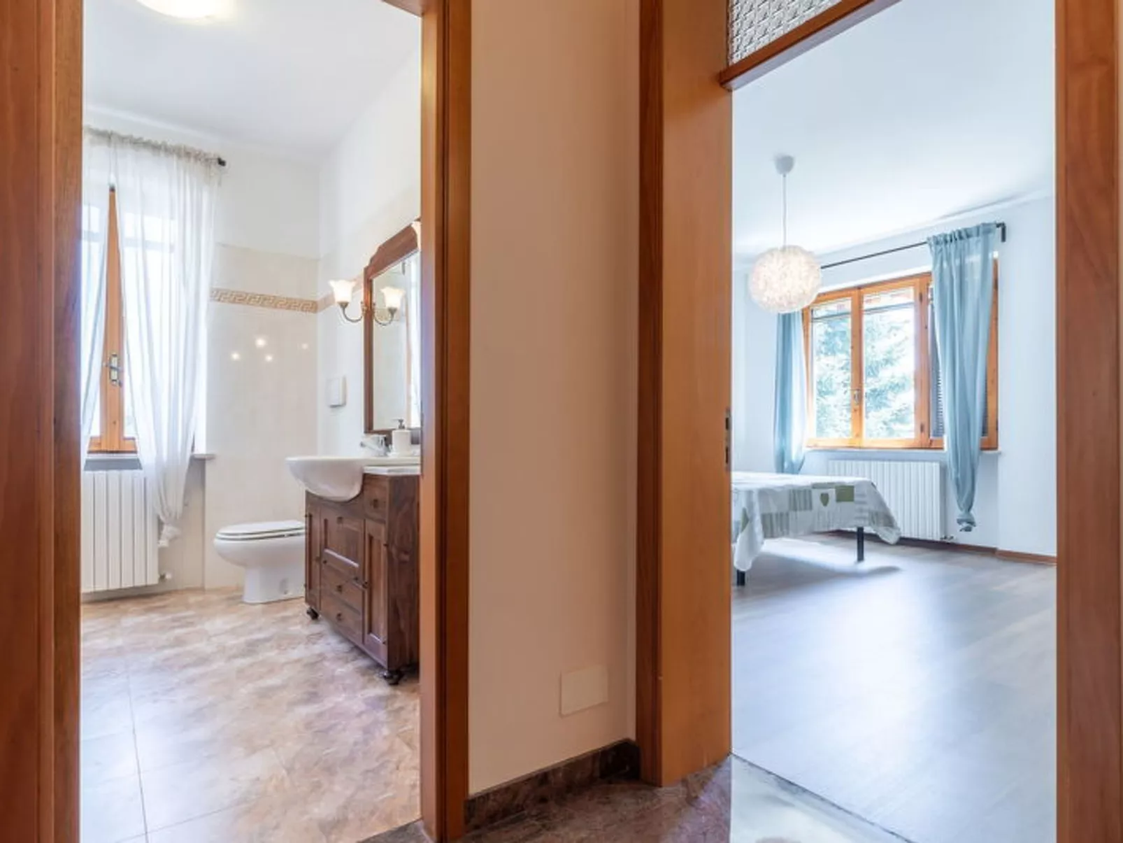 Sunrise Hill Holiday Home - Binnen