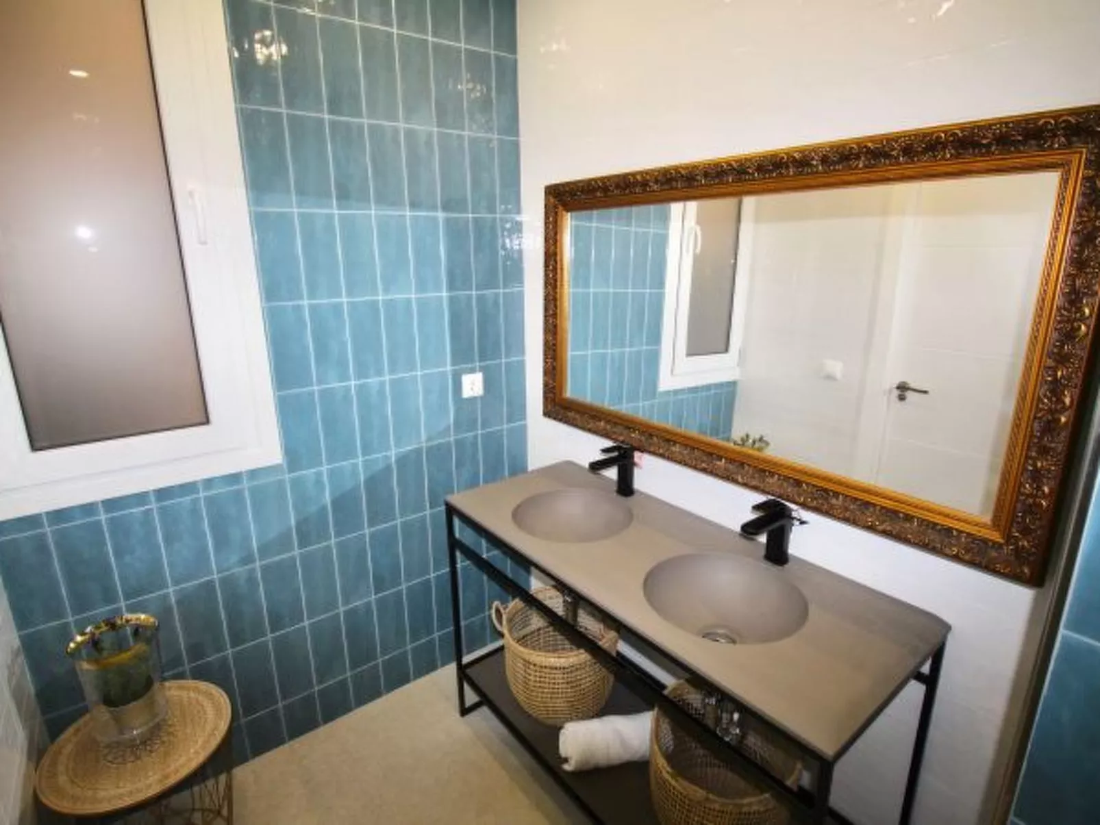 APART. GRANDE Y LUMINOSO EN EL CENTRO DE ALICANTE - Buiten