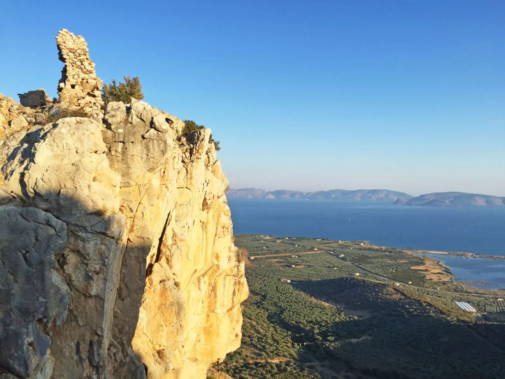 In Ermioni mit Grill, Terrasse und gemeinschaftlichem Pool - Buiten