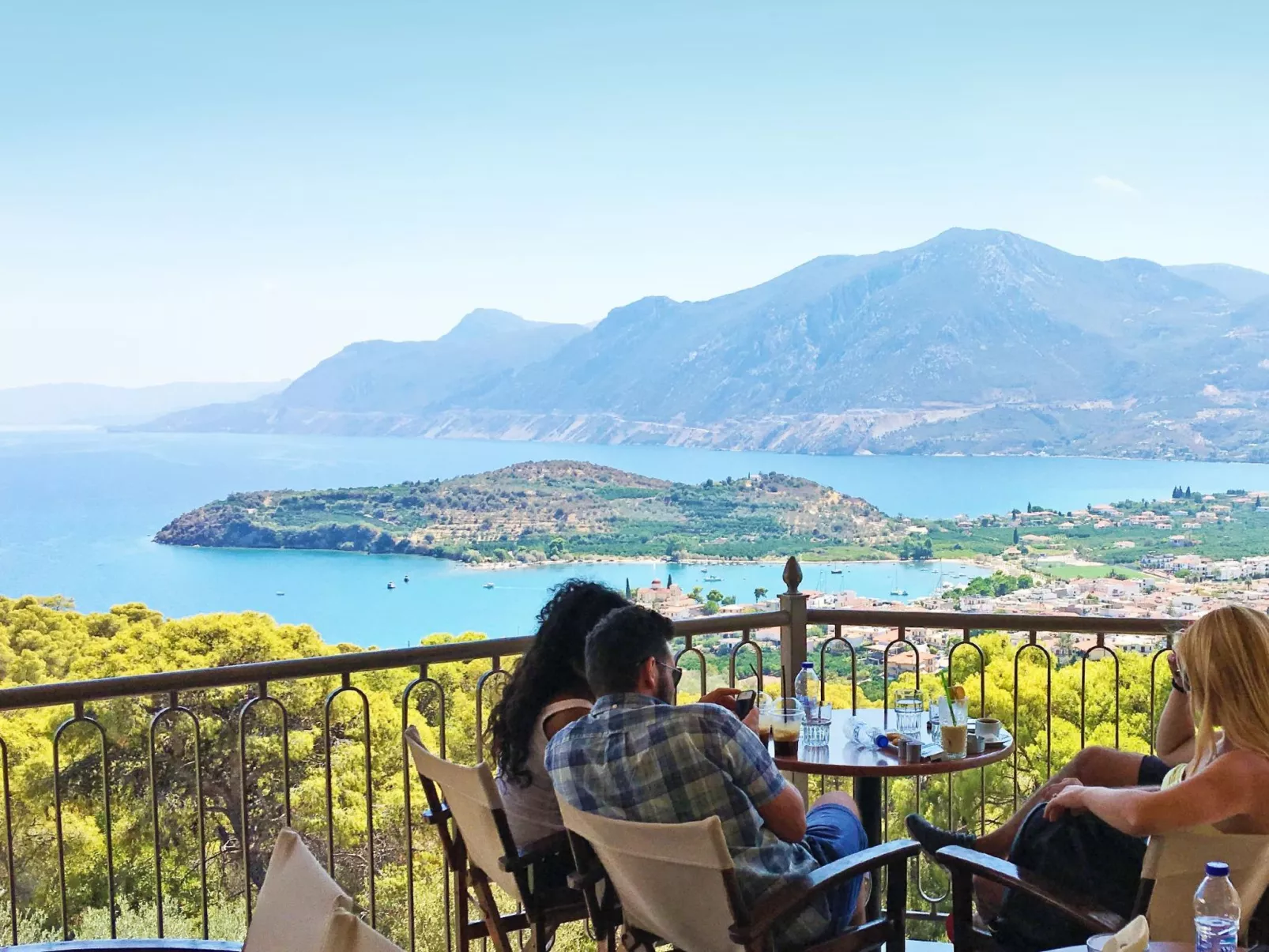 In Ermioni mit Grill, gemeinschaftlichem Pool und Terrasse - Buiten