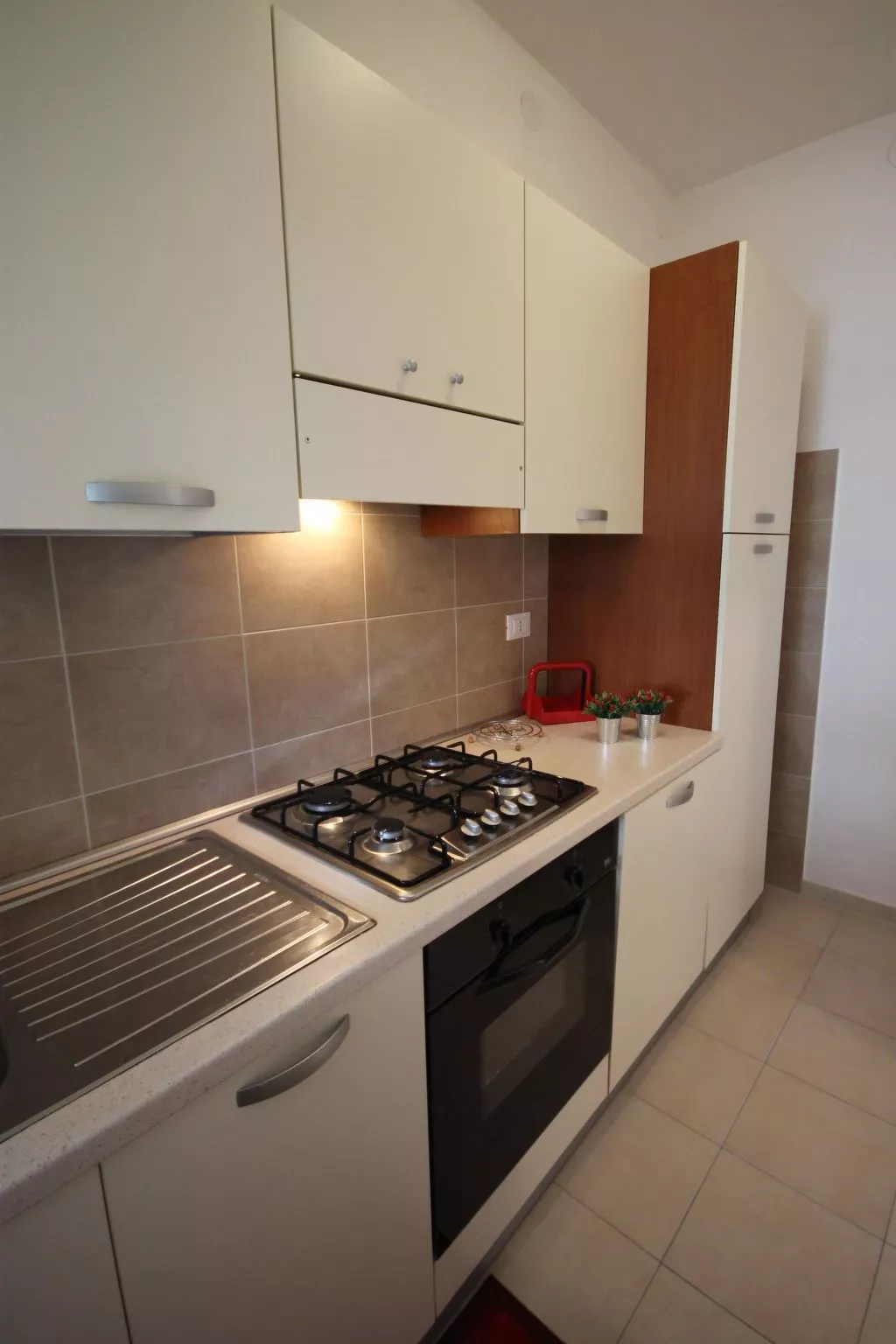 Cottage mit großem Garten, Klima, 6 Gäste - Binnen