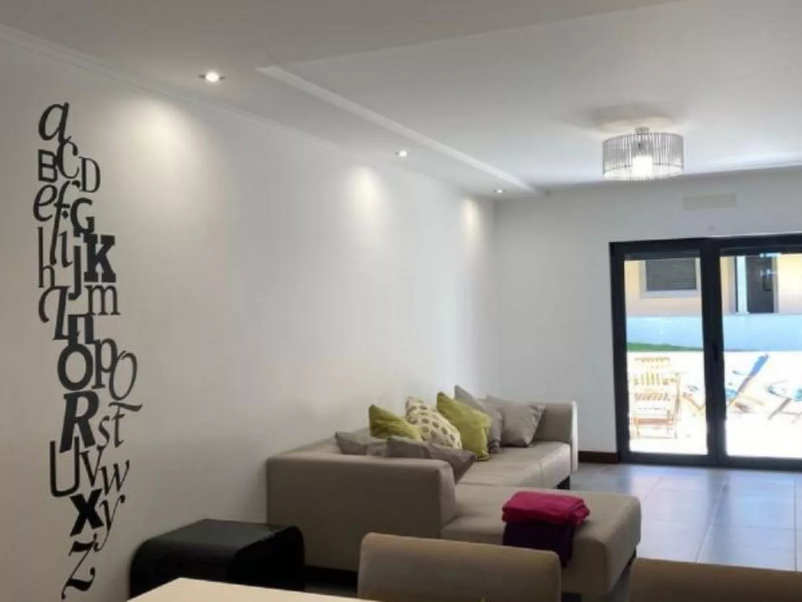 SUNSET HOUSE WITH SEAVIEW & TERRACE by VACATIONY - Binnen