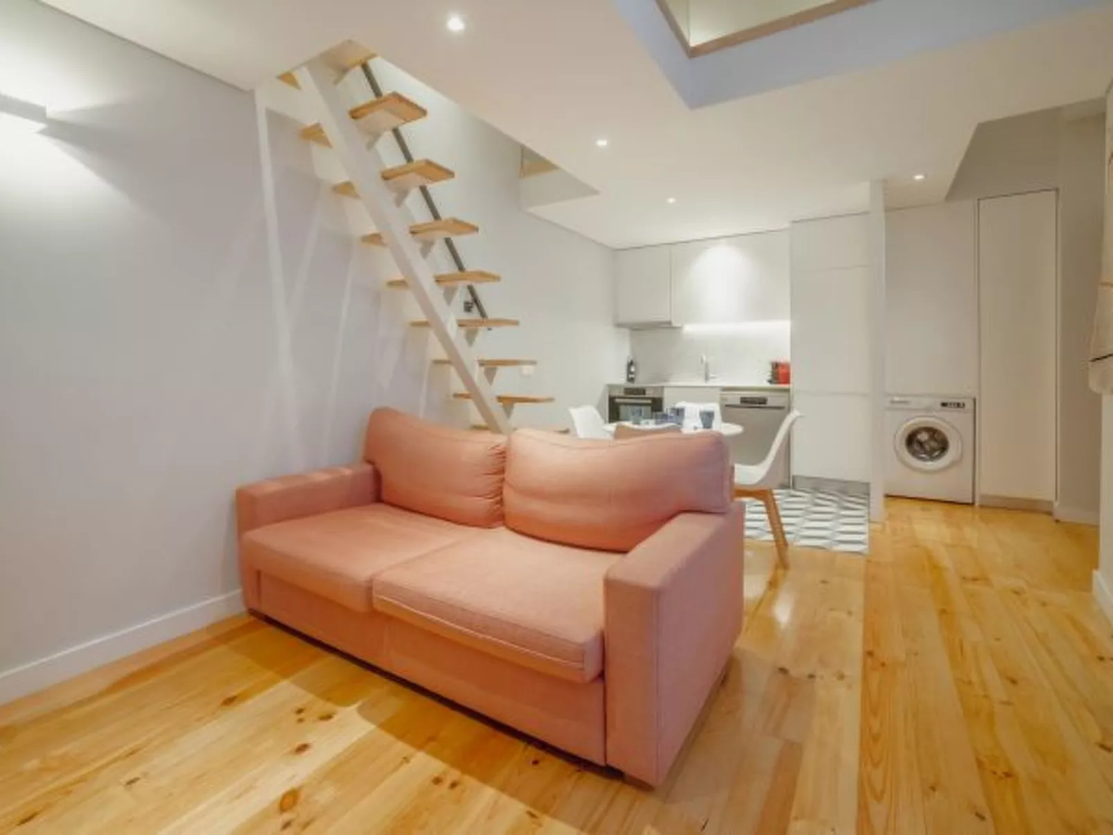 DOWNTOWN AMAZING DUPLEX by VACATIONY - Binnen