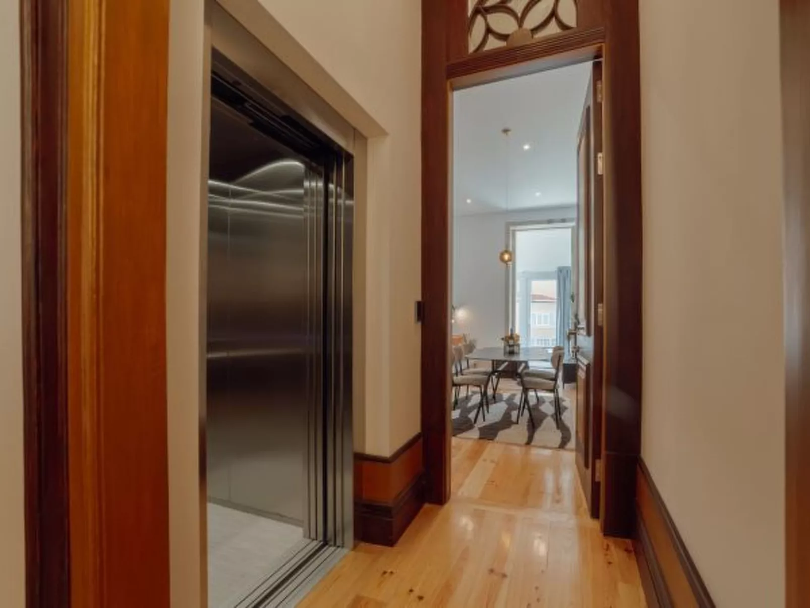 HEART OF PORTO APARTMENT B TERRACE by VACATIONY - Binnen