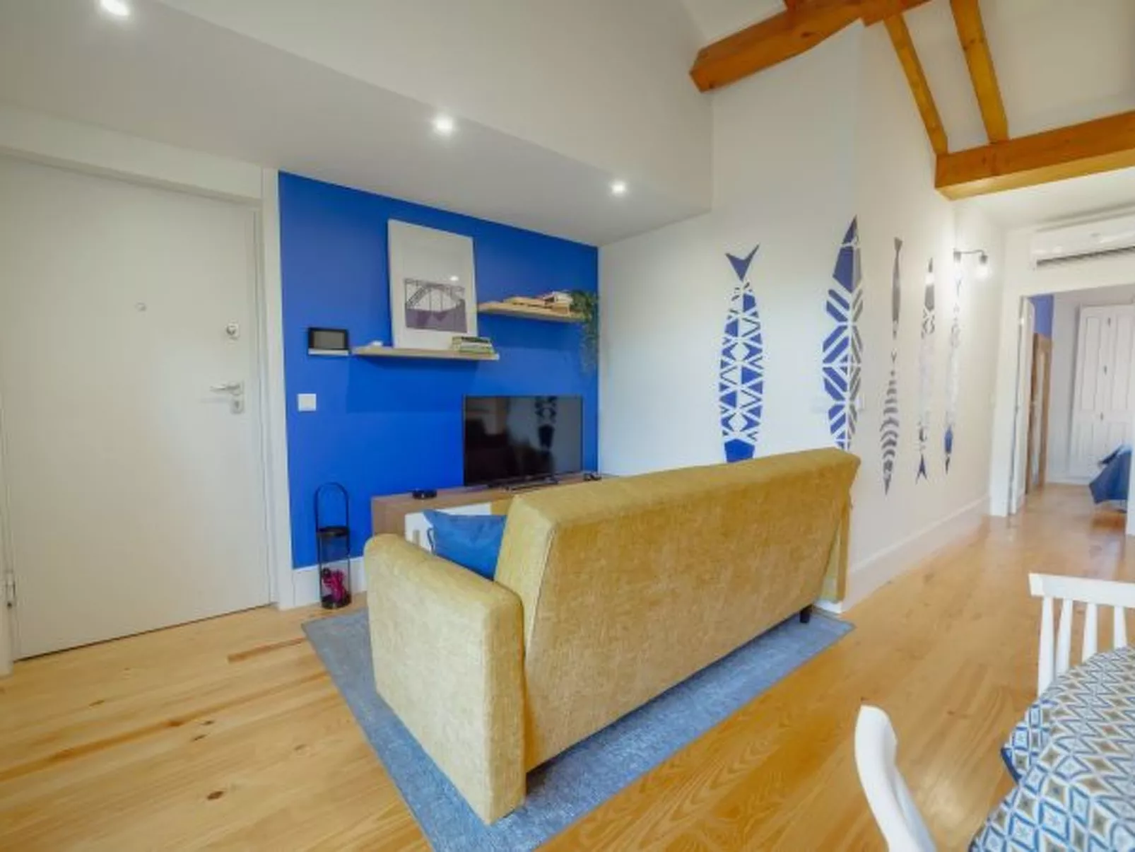 DOWNTOWN PRIME with TERRACE by VACATIONY - Binnen