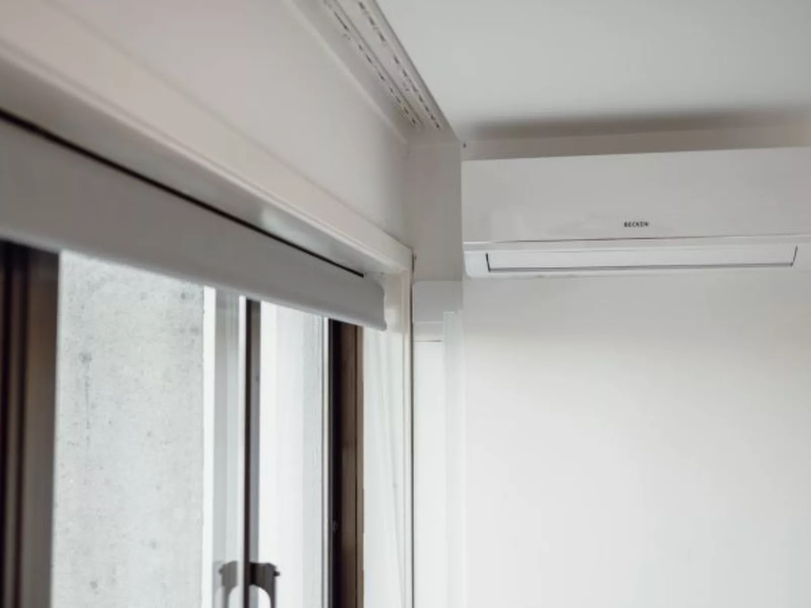 DOWNTOWN STYLISH APARTMENT & GARAGE by VACATIONY - Binnen