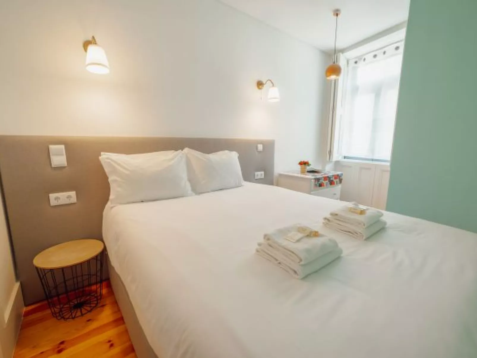 DOWNTOWN CHARMING by VACATIONY - Binnen