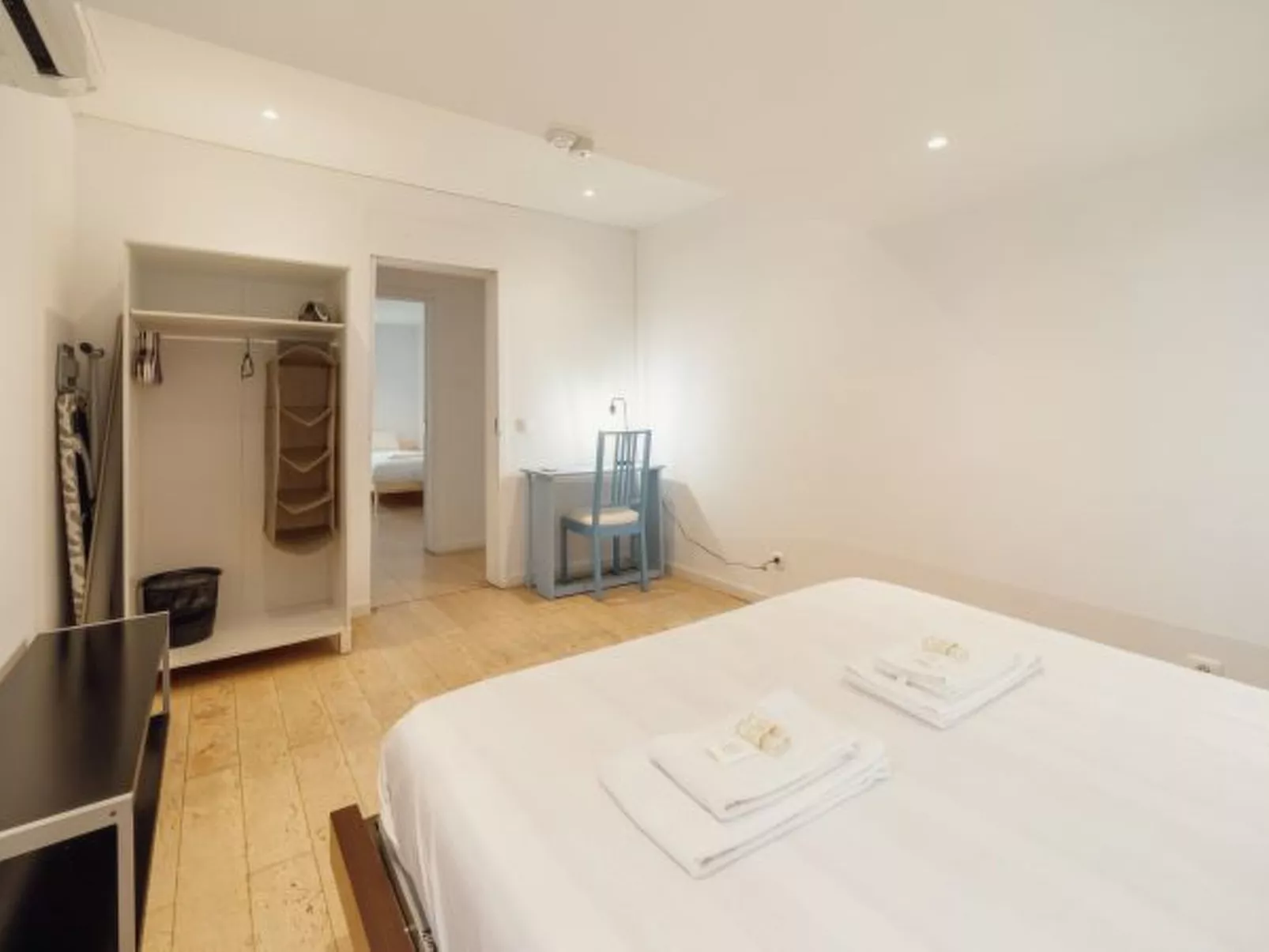 PORTO WINDOW TERRACE HOUSE by VACATIONY - Binnen