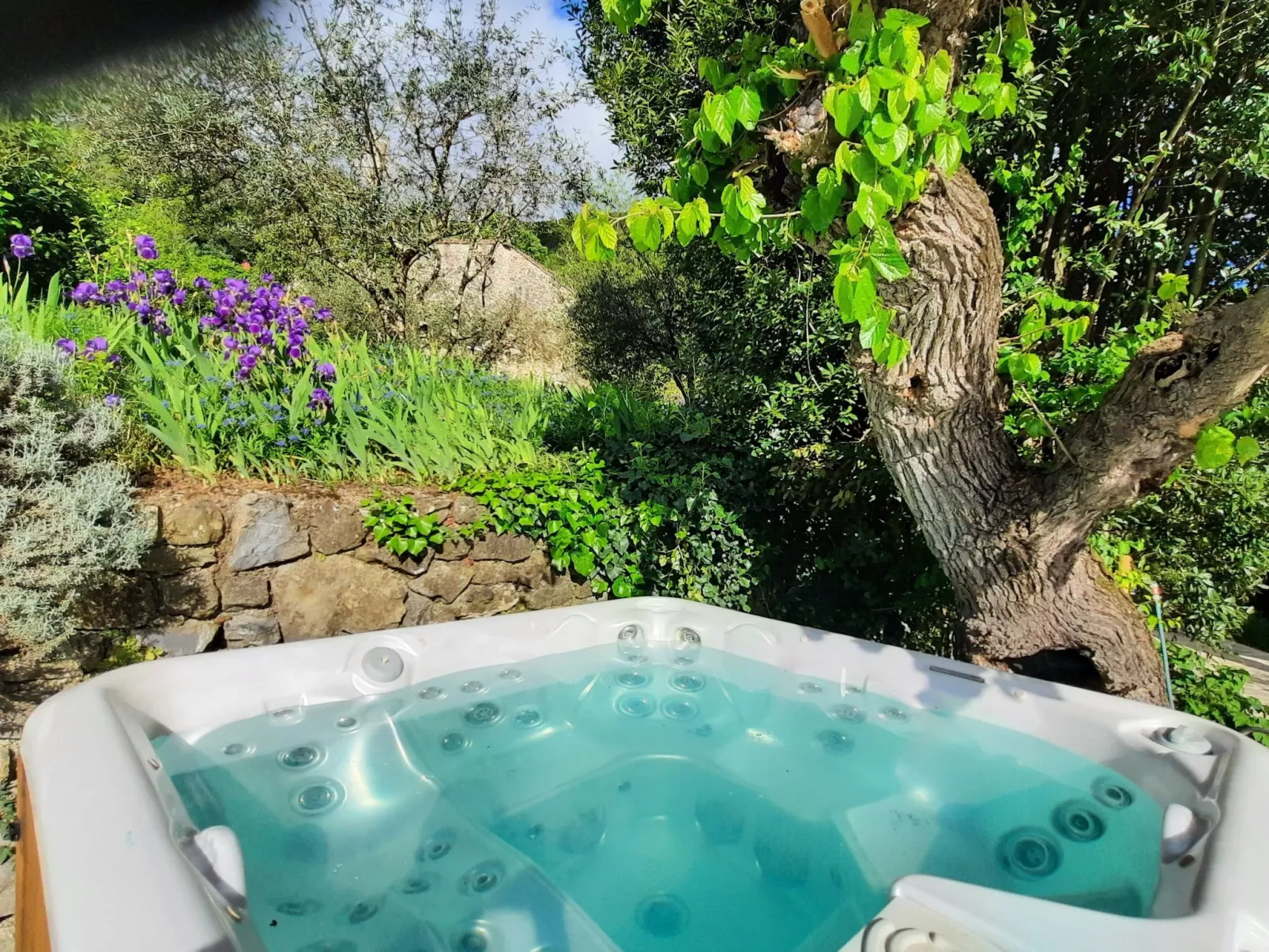 "Gîte La Calade" mit Pool - Image-tags.info