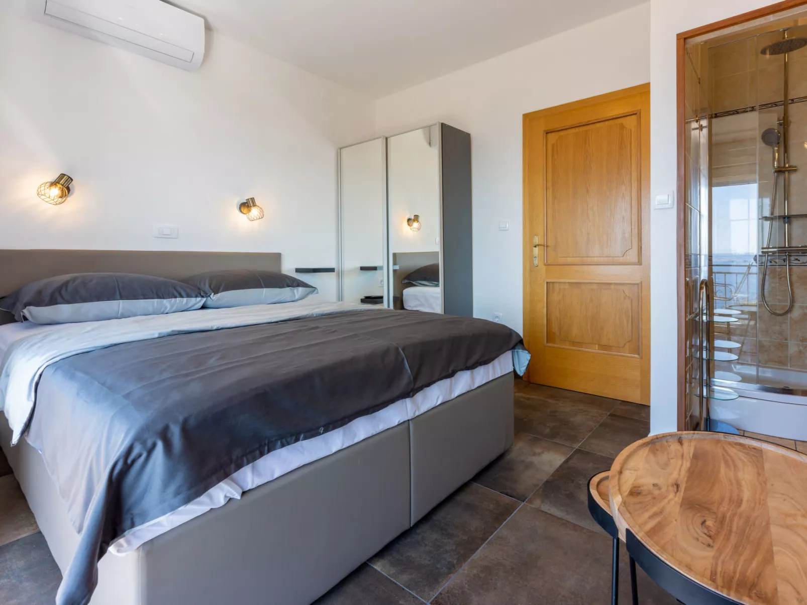 Domino Restaurant 4 / HR-09502-04 - Binnen