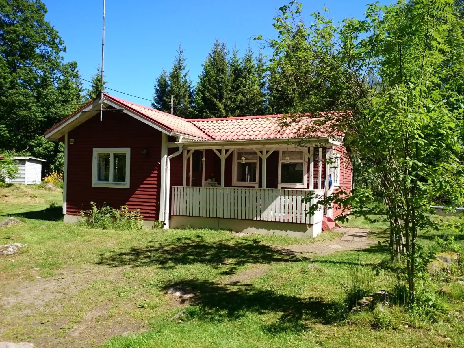 Gemütliches Cottage mit Whirlpool - Buiten