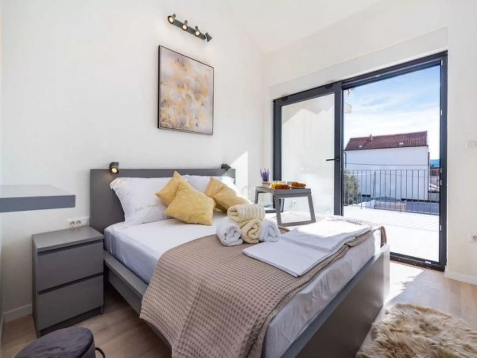 Villa Magale with a pool - Image-tags.info