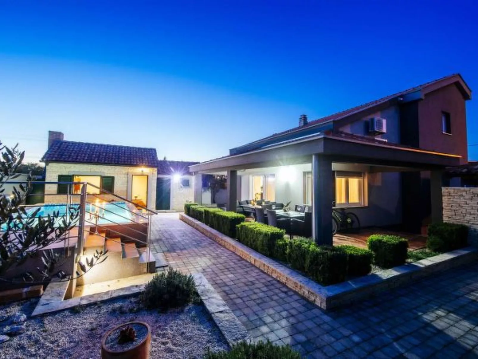 Villa Enna with heated pool - Image-tags.info