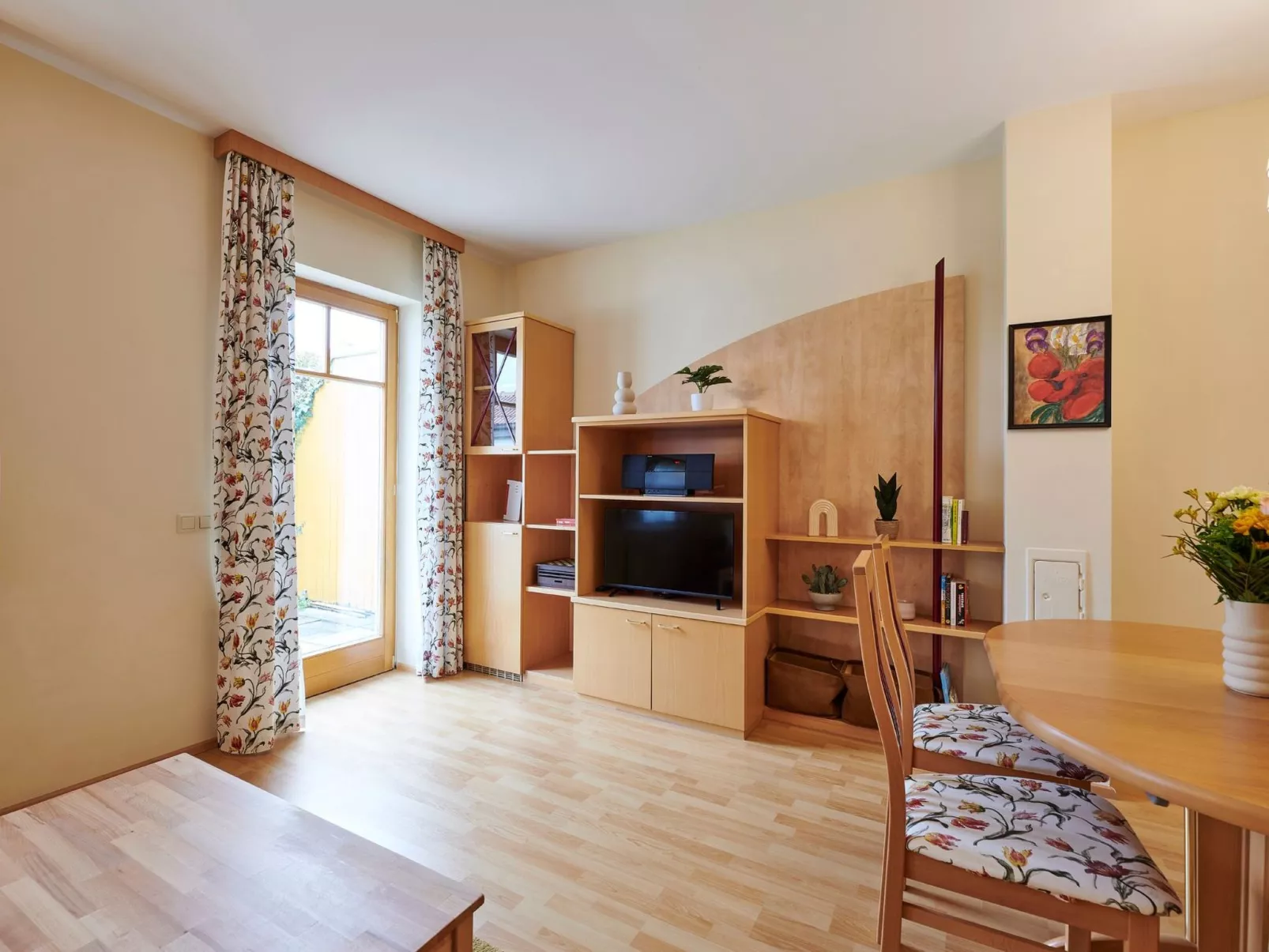 DAS BURGENNEST - Binnen