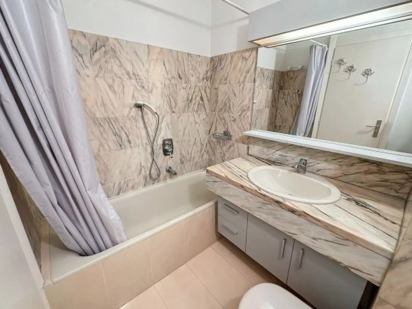 Luxury 1 bedroom  Jardin Croisette 265 - Image-tags.info