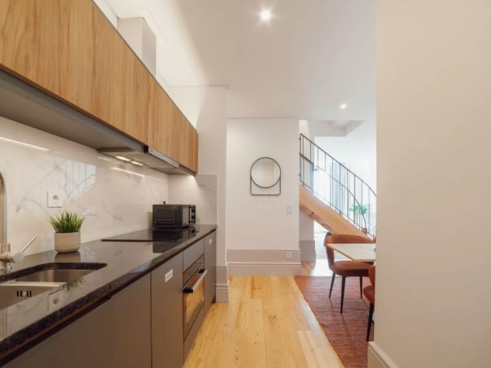 HEART OF PORTO APARTMENT F DUPLEX by VACATIONY - Binnen