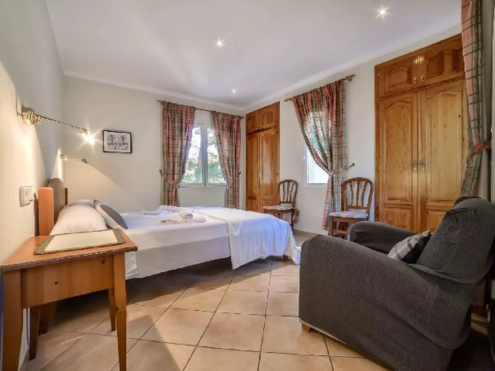 Villa Angela - Plus - Image-tags.info