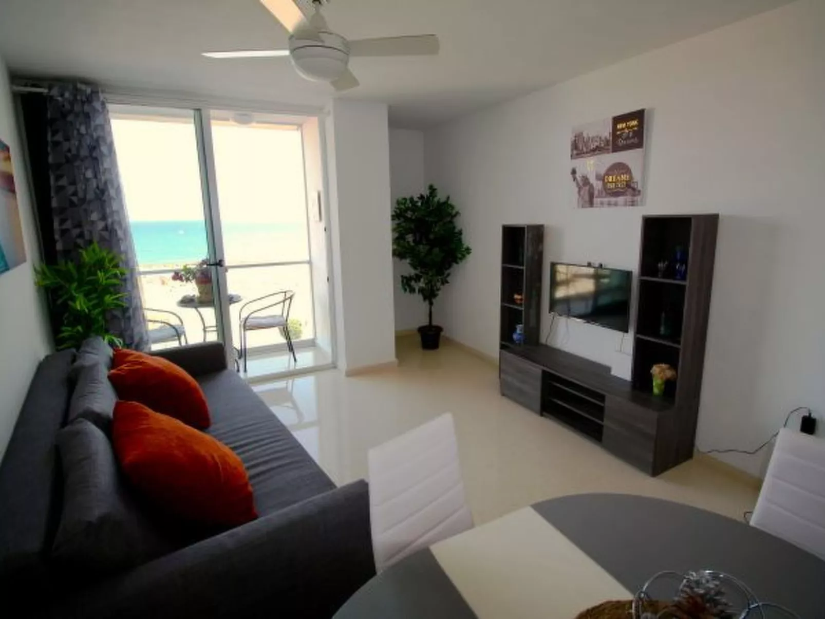 APARTAMENTO POSTIGUET CON BALCON - Binnen