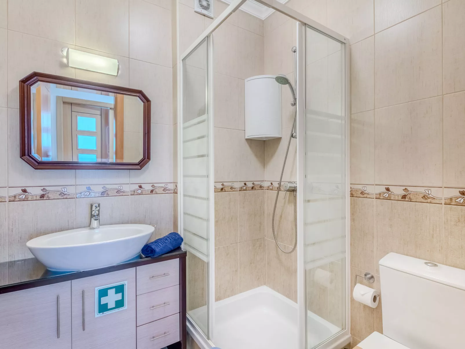 Cristina Inn - Binnen