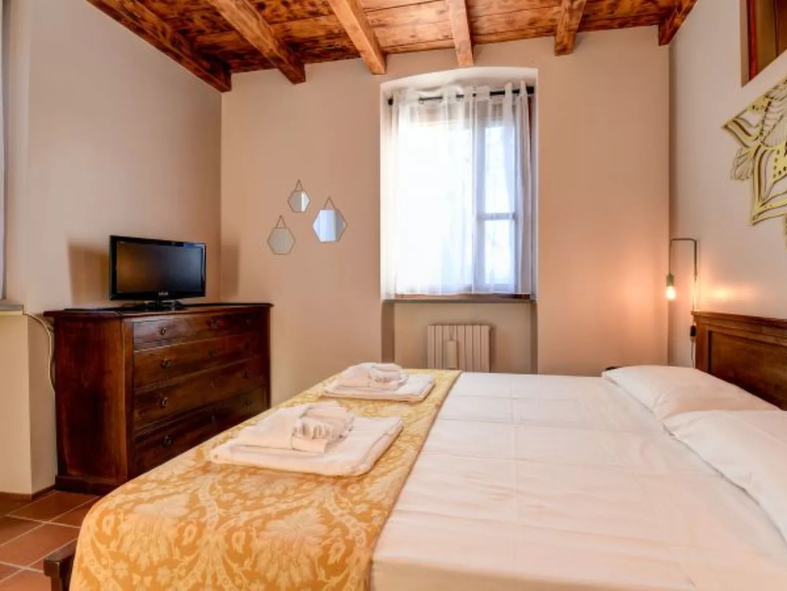 Desenzanoloft Swarovski & Pool - Image-tags.info