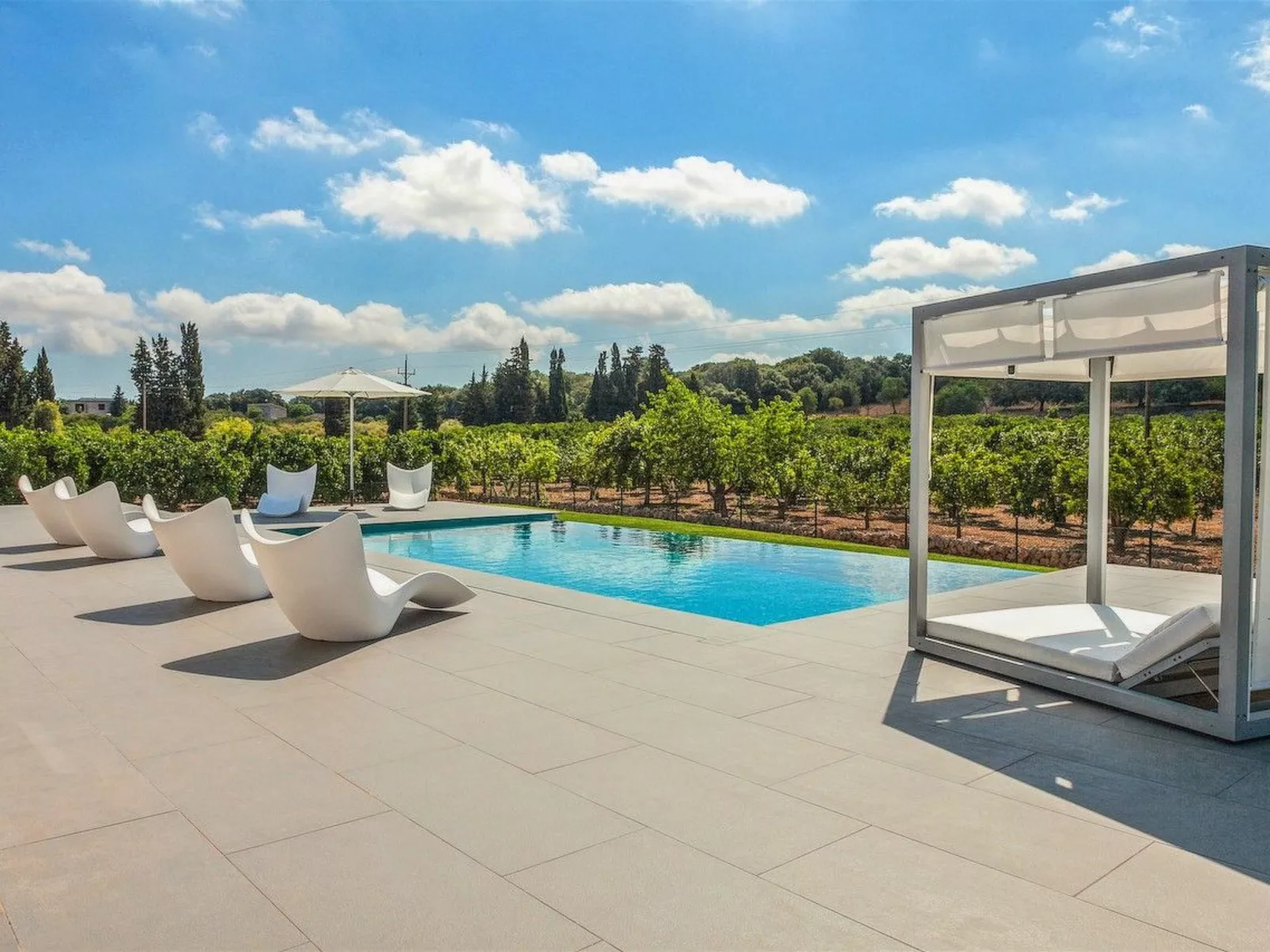 Schönes Landhaus vor kurzem am Rande des Dorfes von Muro gebaut. - Image-tags.info