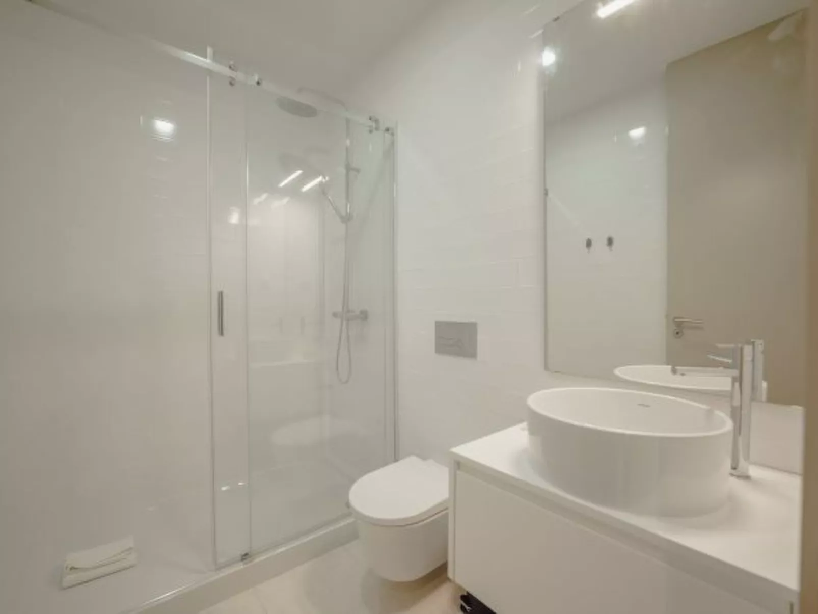 LEGACY OPORTO DESIGN APARTMENT F by VACATIONY - Binnen