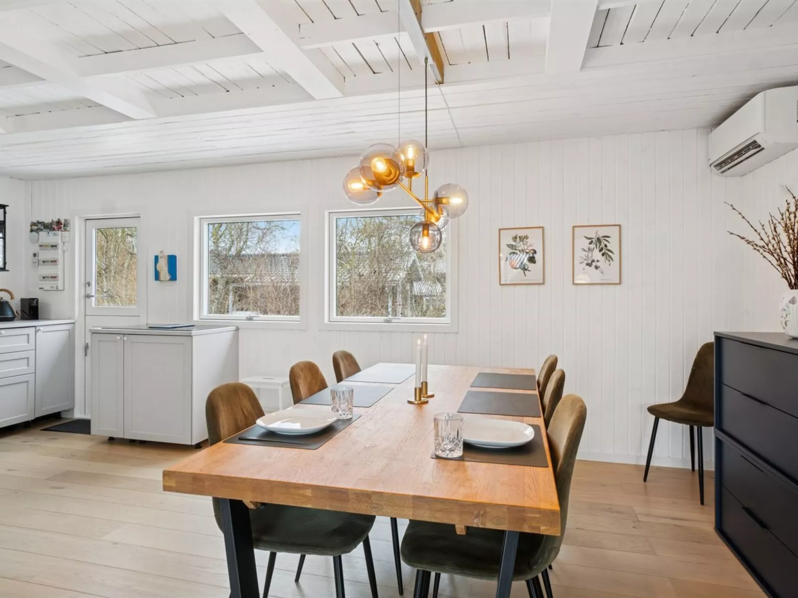 "Manko" - 250m from the sea - Binnen