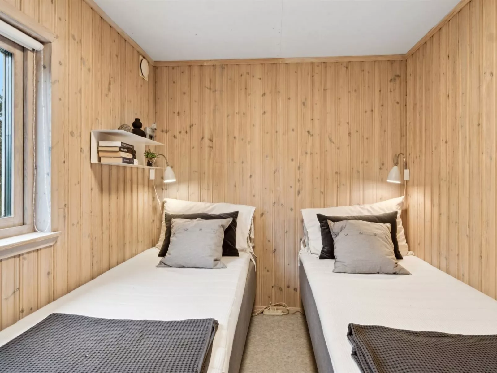 "Lavrens" - 300m from the sea - Binnen