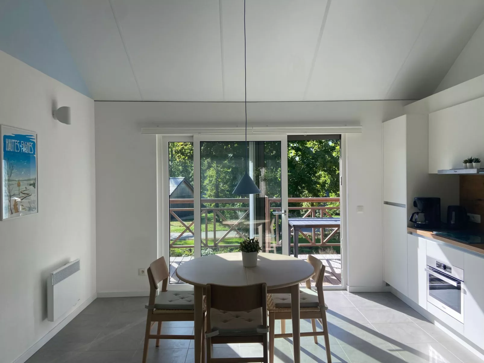 Modernes Chalet für 4 Personen in einem Waldpark - Binnen