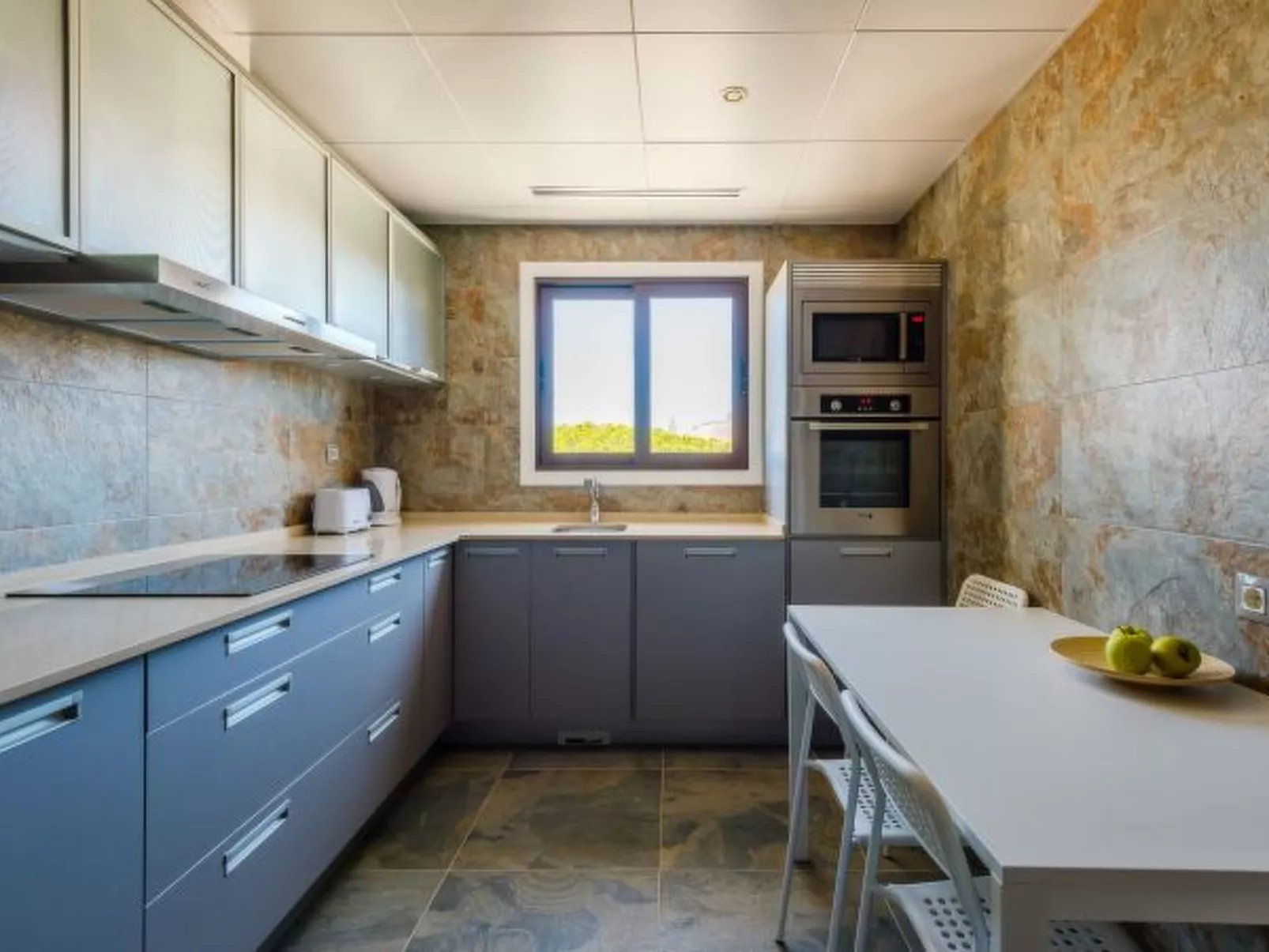 Falesia Beach C at Falesia Beach - Binnen