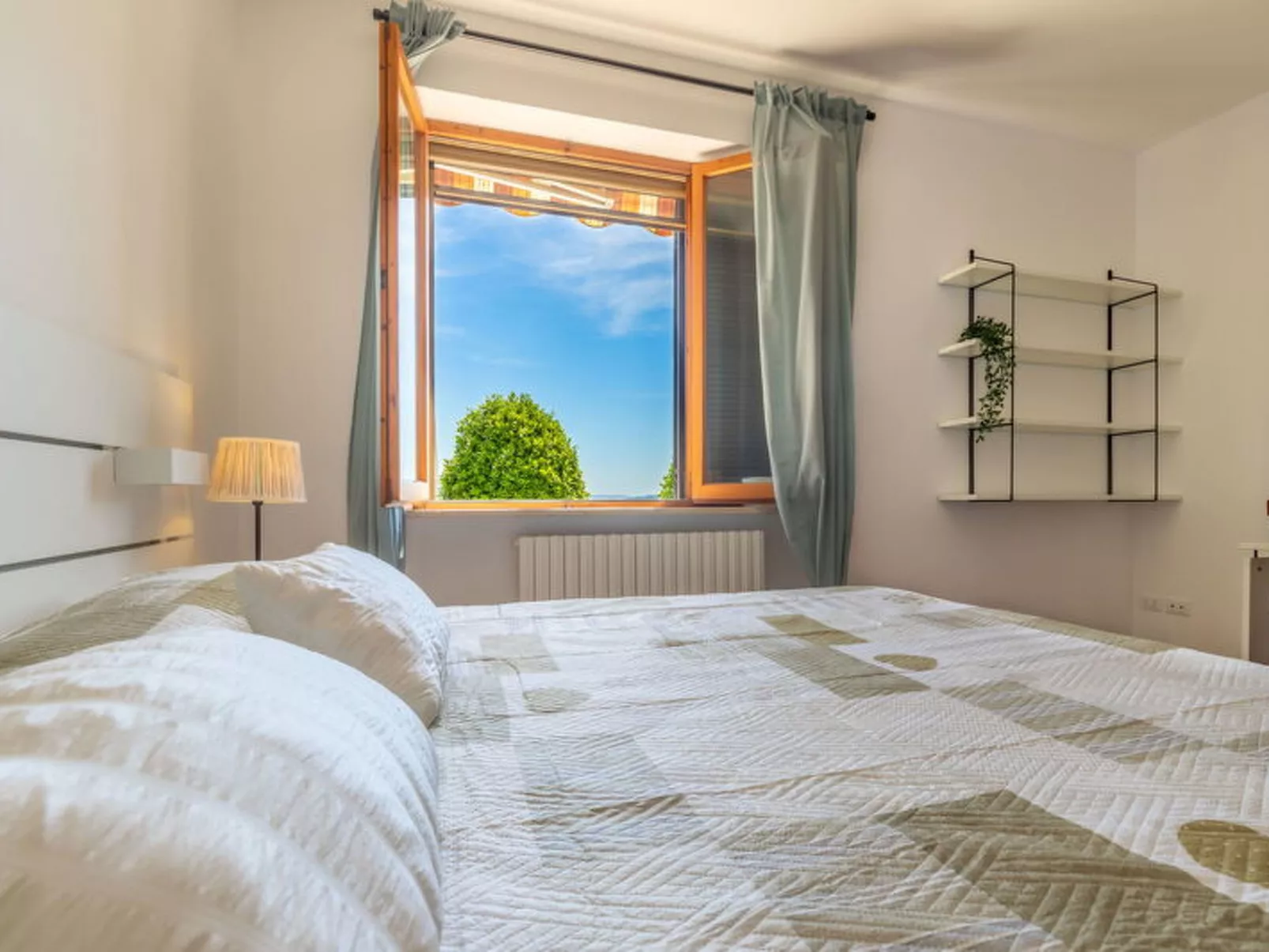 Sunrise Hill Holiday Home - Image-tags.info