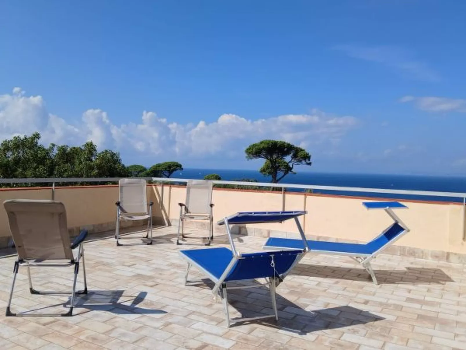 Il terrazzino di Villa Preziosa al Pizzo - Image-tags.info