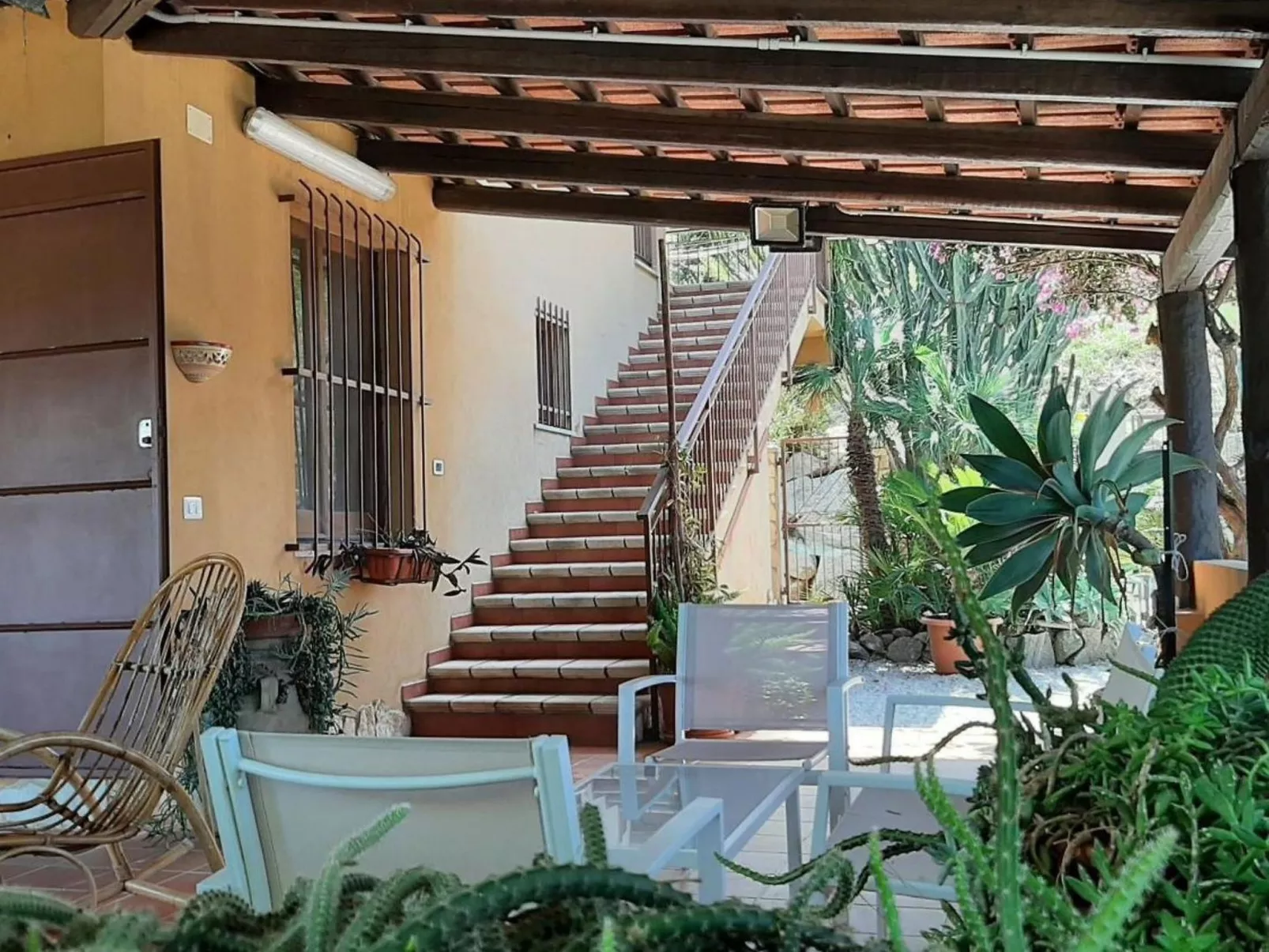 Villa Panorama Wohnung in privater Villa - Buiten