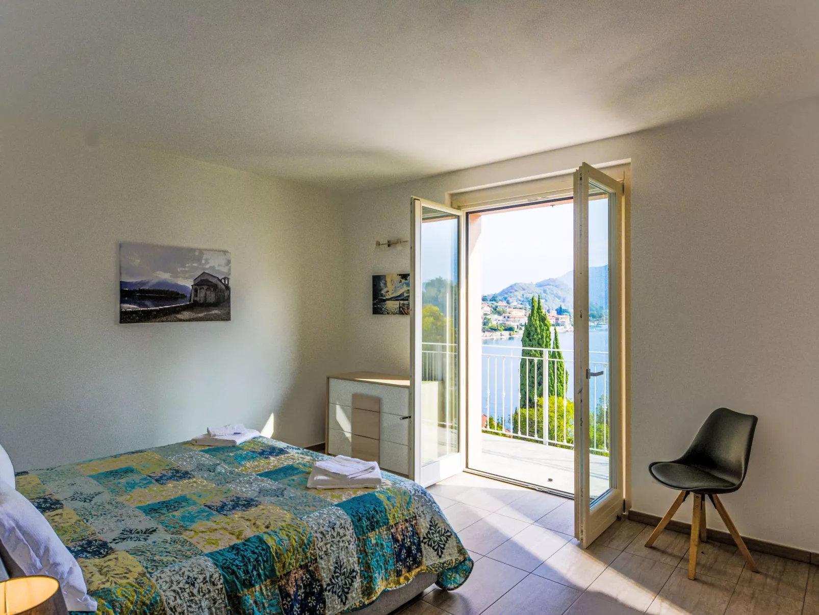 The View Lake Como - Binnen